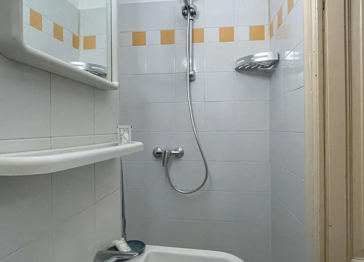 Roncati 7 Center Town Studio Apartments Bellagio