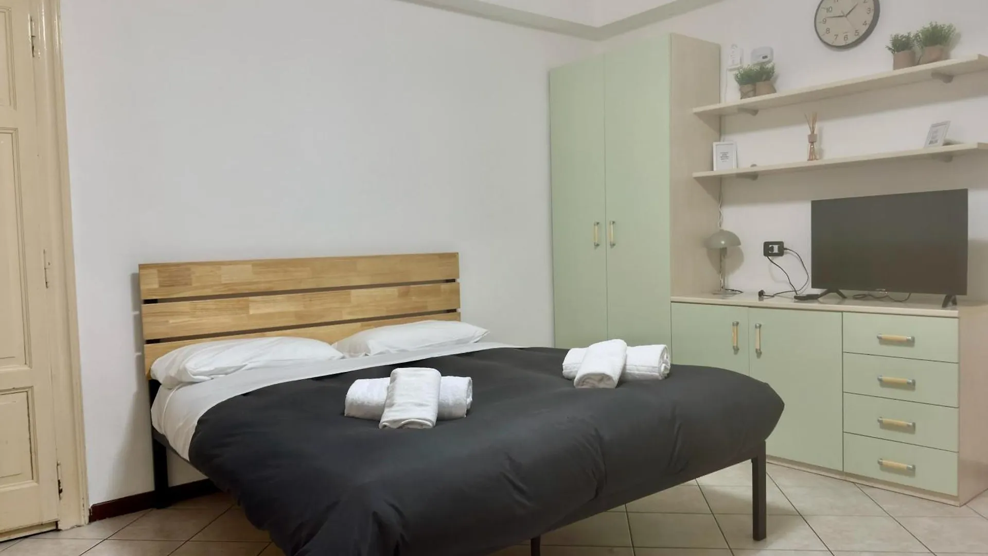 Roncati 7 Center Town Studio Apartments Bellagio