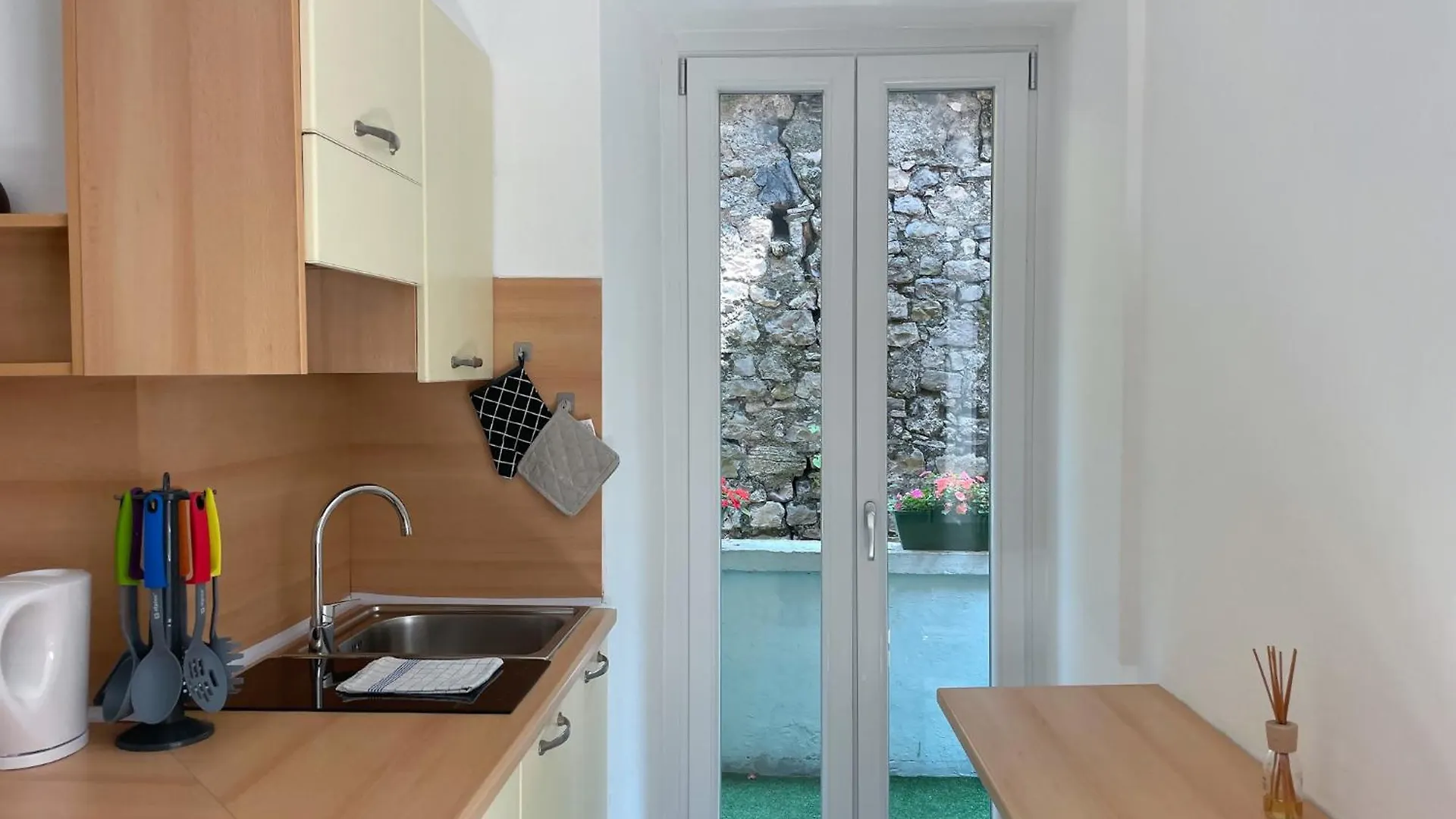 Roncati 7 Center Town Studio Apartments Bellagio